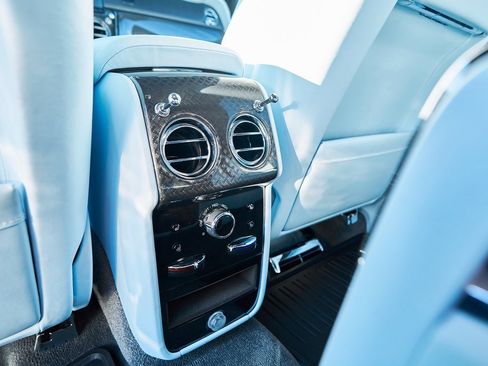 Used 2022 Rolls-Royce Cullinan Black Badge w/ Dark Exterior Package image 53