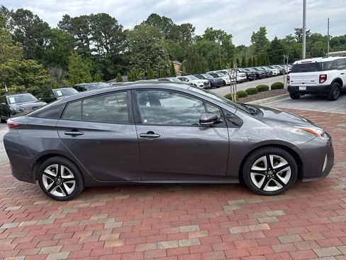 Used 2017 Toyota Prius Four FWD image 16