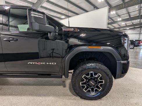 Used 2024 GMC Sierra 2500 AT4X AWD/4WD image 11