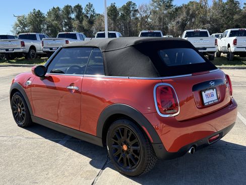 Used 2021 MINI Cooper Convertible w/ 6.5" Touchscreen Package image 7