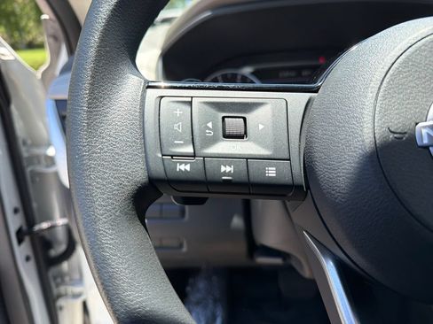 Used 2023 Nissan Rogue SV FWD image 21
