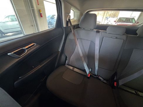 Used 2025 Kia Sportage LX image 42