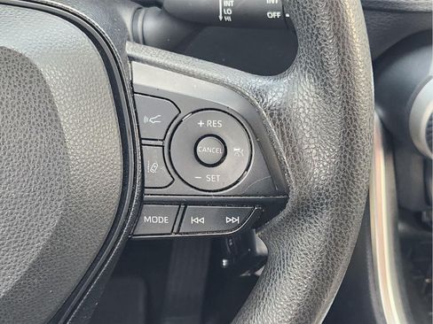Used 2019 Toyota RAV4 LE FWD image 30