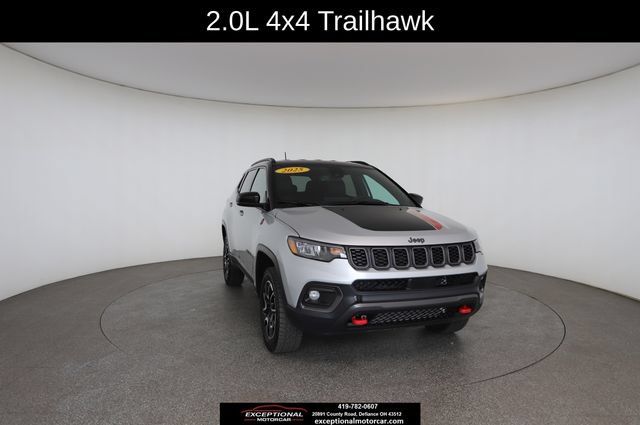 Used 2025 Jeep Compass Trailhawk AWD/4WD image 30