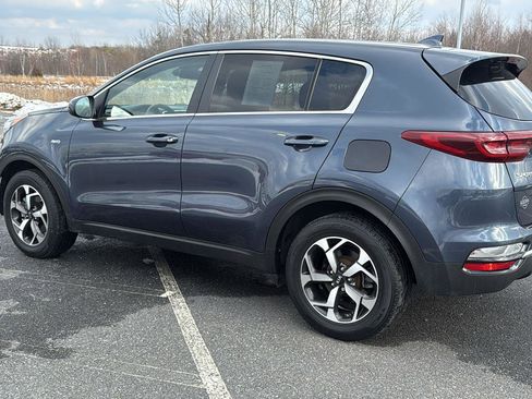 Used 2022 Kia Sportage LX image 10