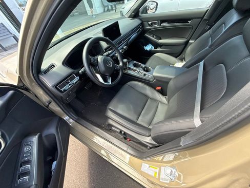 Used 2025 Honda Civic Sport Touring image 9