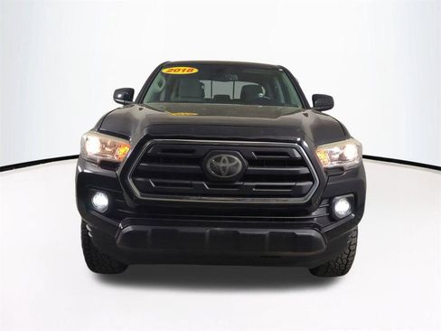 Used 2018 Toyota Tacoma SR5 image 3