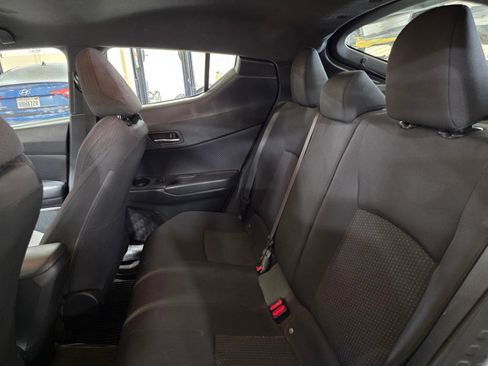 Used 2018 Toyota C-HR XLE FWD image 11