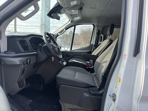 Used 2023 Ford Transit 350 XLT image 8