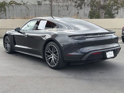 Used 2022 Porsche Taycan image 6