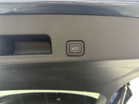 Used 2025 Buick Enclave Preferred image 35