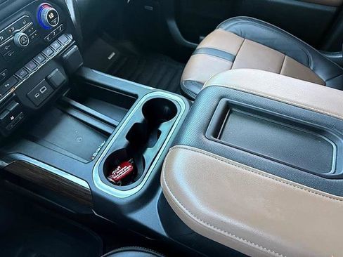 Used 2022 Chevrolet Silverado 1500 High Country image 37