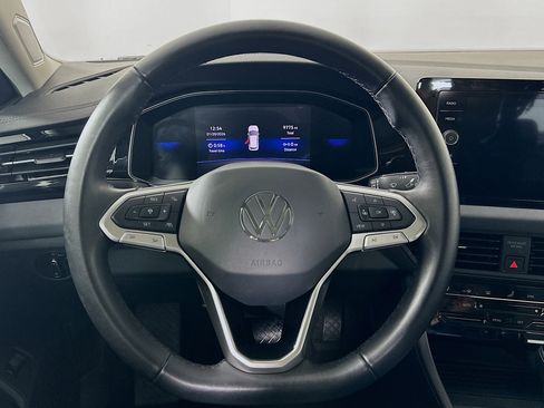 Used 2025 Volkswagen Jetta SE image 18