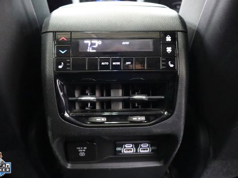 Used 2023 Jeep Grand Cherokee L Limited w/ Black Appearance Package AWD/4WD image 29