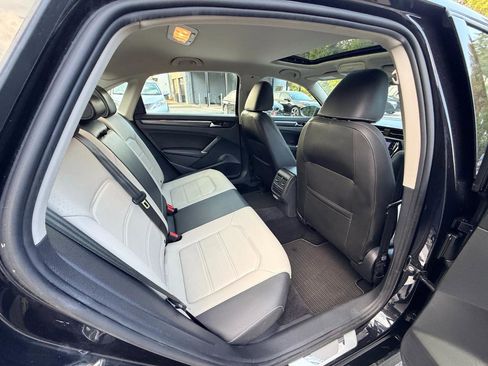 Used 2020 Volkswagen Passat 2.0T R-Line FWD image 12