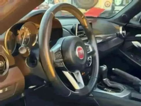 Used 2018 FIAT 124 Spider Classica RWD image 12