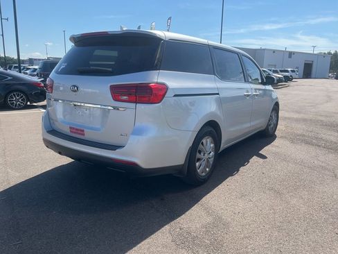 Used 2020 Kia Sedona LX image 6