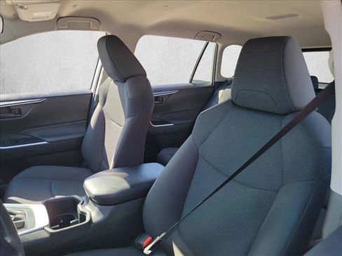 Used 2025 Toyota RAV4 LE image 10