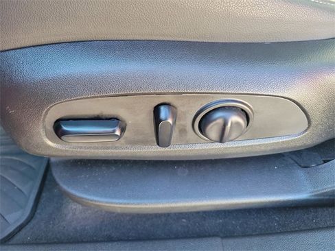 Used 2019 Chevrolet Blazer LT w/ Sound & Technology Package image 23