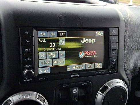 Certified 2016 Jeep Wrangler Unlimited Sahara w/ Dual Top Group image 22