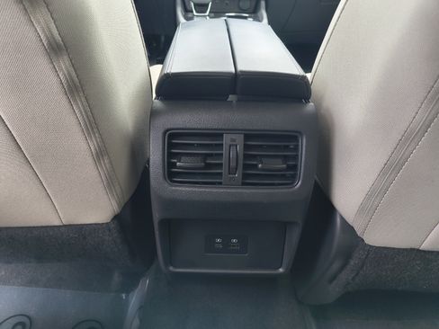 Certified 2023 Nissan Rogue SV FWD image 18