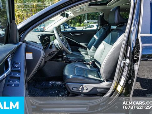 Used 2023 Kia Niro SX image 21