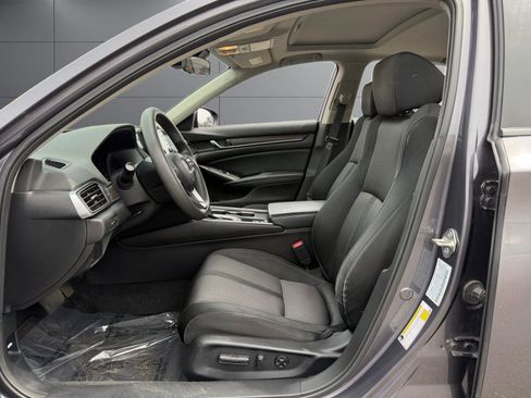 Used 2018 Honda Accord EX image 16