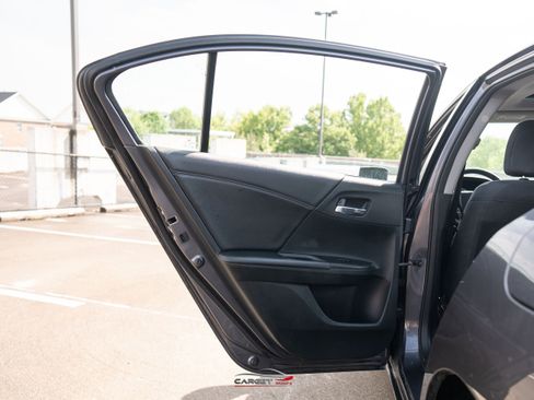 Used 2017 Honda Accord EX image 39