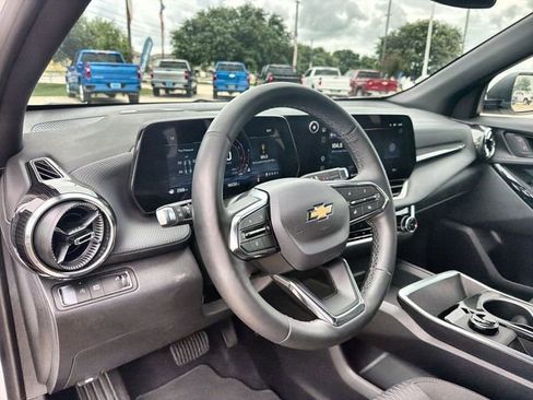Used 2026 Chevrolet Equinox LT FWD image 10