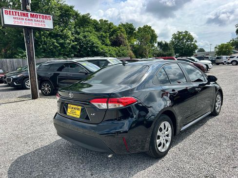 Used 2023 Toyota Corolla LE FWD image 2