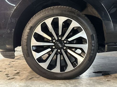 Used 2022 Lincoln Navigator Reserve image 10