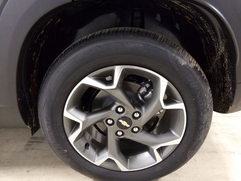 New 2025 Chevrolet Trax LT w/ Driver Confidence Package image 30