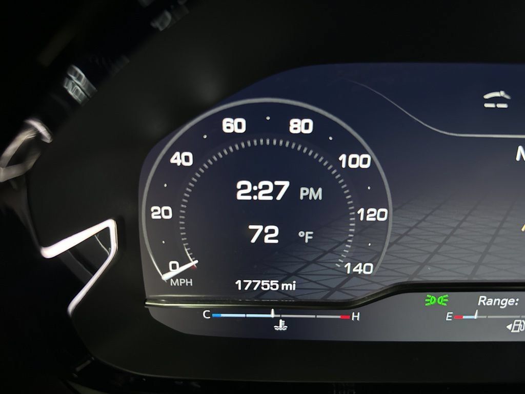 Used 2024 GMC Yukon Denali Ultimate AWD/4WD image 29