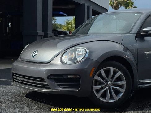 Used 2017 Volkswagen Beetle 1.8T Classic FWD image 2