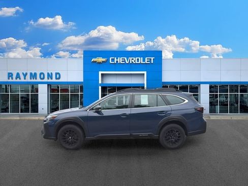 Used 2025 Subaru Outback AWD/4WD image 6
