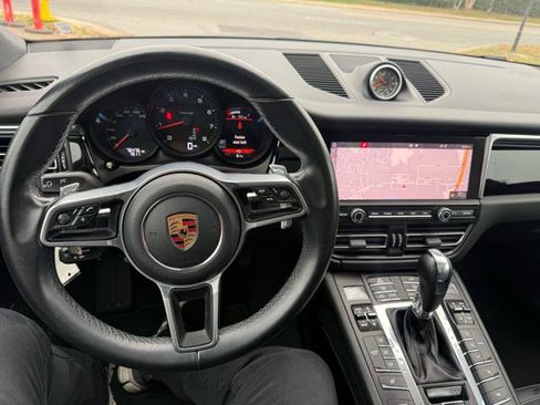 Used 2019 Porsche Macan image 12
