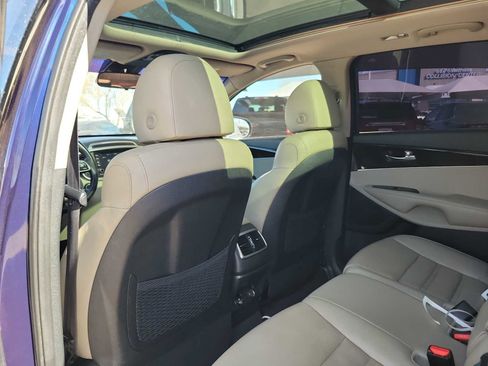 Used 2020 Kia Sorento EX image 12