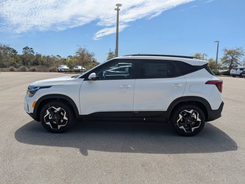 New 2026 Kia Seltos S FWD image 8