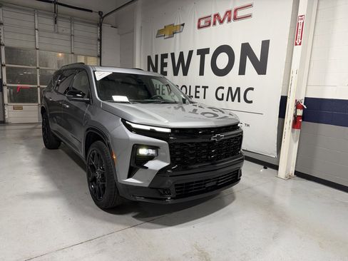 New 2026 Chevrolet Traverse RS w/ LPO, Floor Liner Package image 2