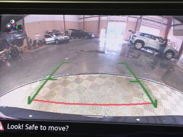 Used 2024 Volkswagen Jetta SE FWD image 29