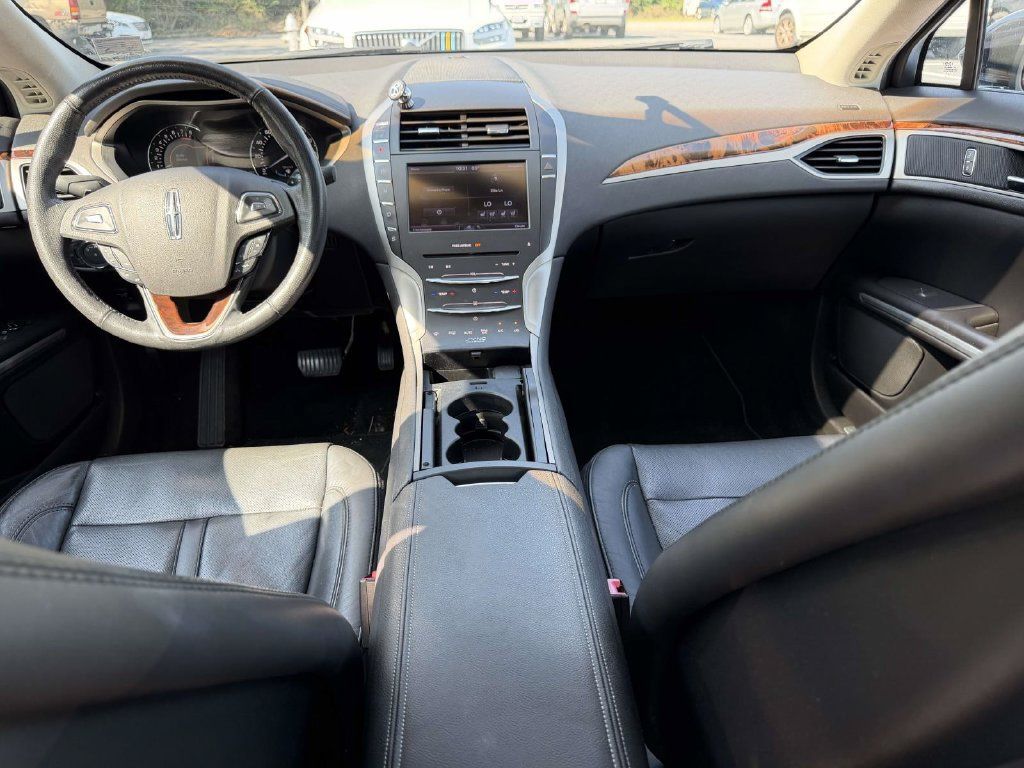 Used 2013 Lincoln MKZ FWD image 8