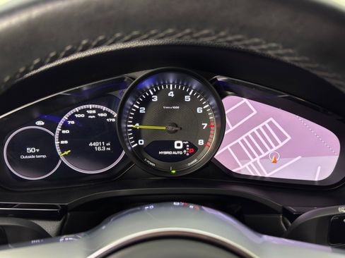 Used 2020 Porsche Cayenne E-Hybrid w/ Premium Package image 20