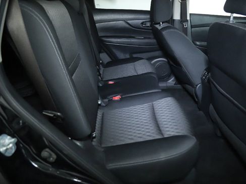 Used 2017 Nissan Rogue SV w/ SV Premium Package AWD/4WD image 33