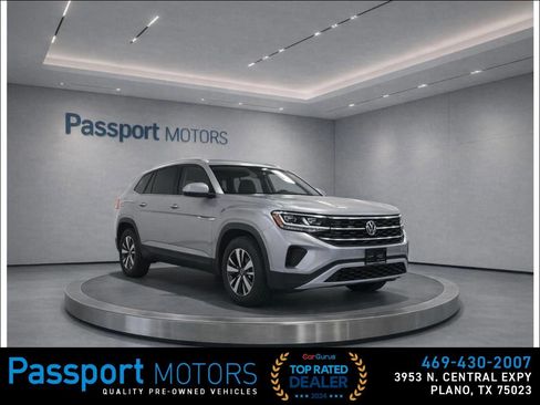 Used 2024 Volkswagen Atlas Cross Sport SE image 2