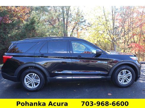 Used 2024 Ford Explorer XLT image 8