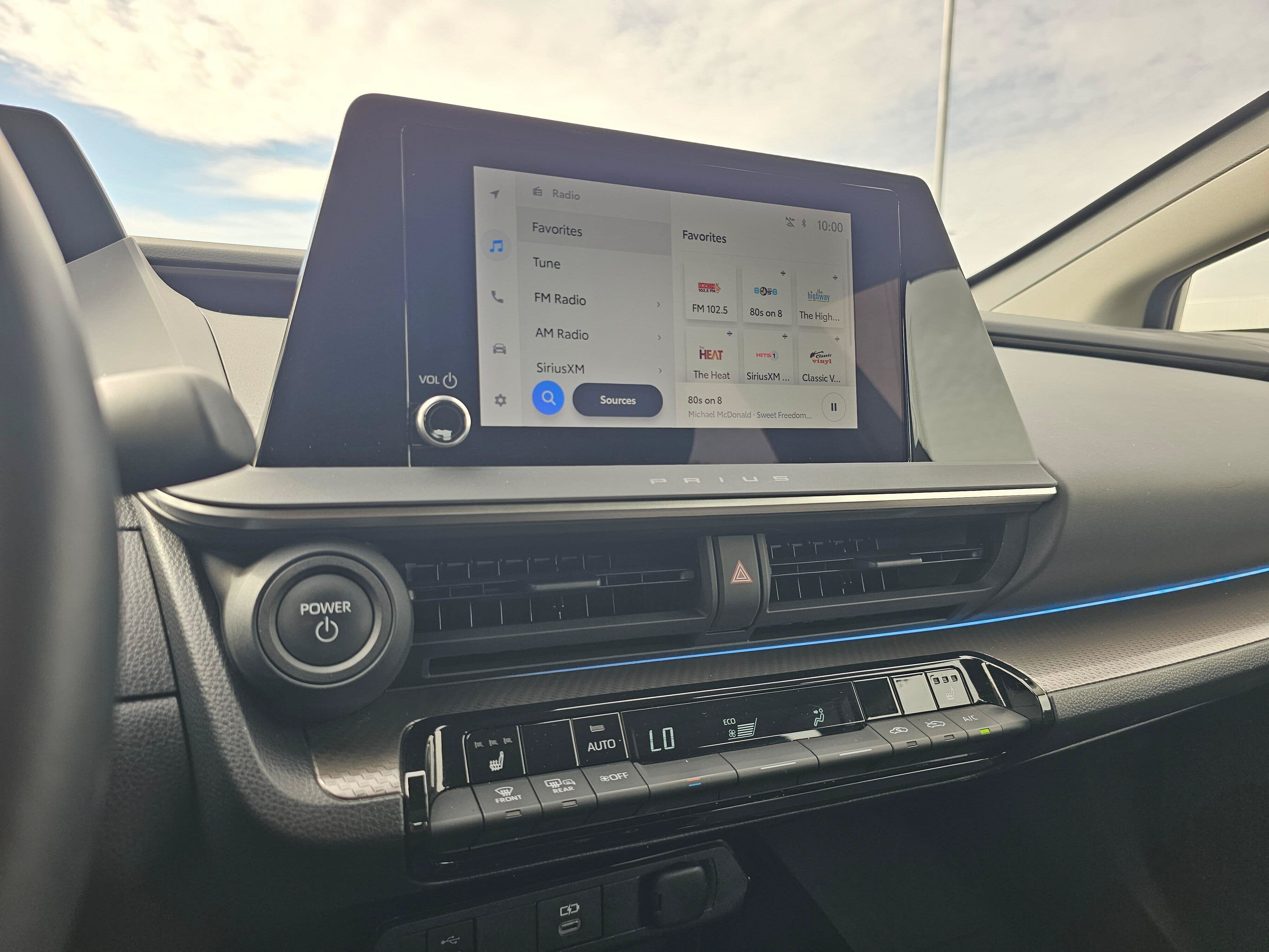 Certified 2024 Toyota Prius XLE FWD image 23