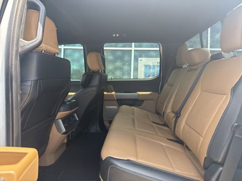 Used 2023 Ford F250 Lariat w/ Lariat Ultimate Package AWD/4WD image 10