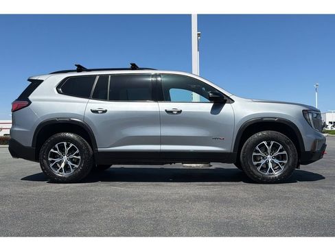 Used 2024 GMC Acadia AT4 w/ Luxury Package AWD/4WD image 3