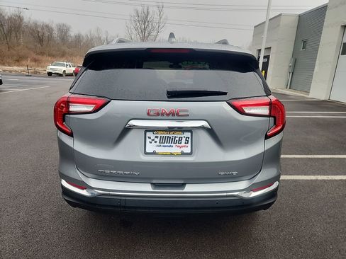 Used 2023 GMC Terrain SLT w/ Infotainment Package II image 6