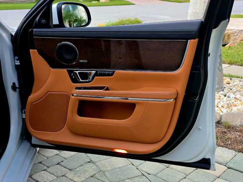 Used 2019 Jaguar XJ L Supercharged image 70